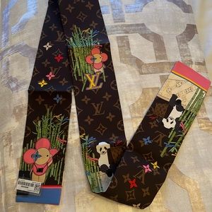 Louis Vuitton Xmas animation vivienne panda china bandeau BRAND NEW